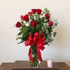 Start your rancho cucamonga apartment search! Dozen Rose Vase Arrangement Sequoia Floral