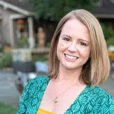 Amanda Graybeal's Instagram, Twitter & Facebook