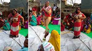 Indian aunty nude dance