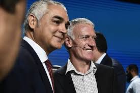 Photo : Dylan, Claude et Didier Deschamps lors de la 10e édition des Dubai  Globe Soccer Awards le 3 janvier 2019.