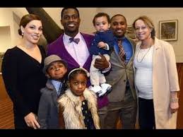 Antonio brown is a professional american football wide receiver. Antonio Brown S Wife And Ex Girlfriend Chelsie Kyriss And Kids