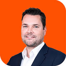 Andrew Perrett's Instagram, Twitter & Facebook