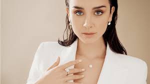 e anche oggi ci ritroviamo Amanda su un'altra pagina! Lei si sta montando  la testa...tra un po' toccherà farle firmare autografi!!! 😅😜🐾🐾🐾🐾🤣  (Sarebbe carino, però, citare sempre le fonti....!!)☺️😉 #lacoloniadiflo  #coloniefeline #Amanda #