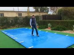 Rollschutzabdeckungen Sicherheitsabdeckung Rollschutz Schwimmbadabdeckung Stangenabdeckung Youtube Pool Cover Swimming Pools Swimming Pools Backyard