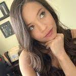 Amanda Marett's Instagram, Twitter & Facebook