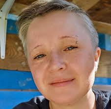 Can cats have chicken bones?