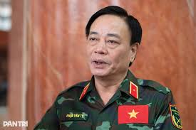 Thiết bị quân đội sử dụng để kiếm nạn nhân dưới đống đổ nát tại Myanmar