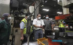 Mengenal program keselamatan dan kesehatan kerja (k3). Bernama Kementerian Sumber Manusia Sasar Pengurangan Kes Penyakit Onrhd Menjelang 2025