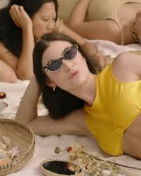 Pic.twitter.com/hyxiilmhud pop crave (@popcrave) june 7, 2021 lorde said suns out bum out! Qf8fak4ntkektm