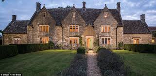 In Keeping With Traditions Stately Yet Homely Bartholomew Is Set Deep Within The Souther Luxury Cottage Mansions Rent Cottage