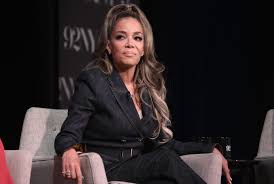 Sunny Hostin Cries on The View While Announcing Death of Her Aunt | Closer  Weekly