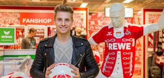 Besuchen sie die webseite vcard. Fan Shop Des 1 Fc Koln Die 12 Besten Shops Mit Echt Kolschen Artikeln Koeln De