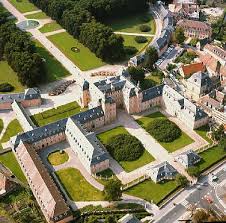 Das Schwetzinger Schloss Burgen Und Schlosser Schwetzingen Schloss Deutschland Burgen