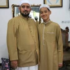 Official instagram of syech abdul qodir assegaf. Istri Dan Anak Habib Syech Bin Abdul Qodir Assegaf Ribuan Jemaah Salawat Bersama Habib Syech Bin Abdul Qodir Assegaf Di Balai Kota Among Tani Malangvoice Habib Syech Bin Abdul Qodir