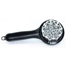 Cleaning the group head after every espresso shot is essential. Espazzola Grouphead Cleaning Tool Black 58mm