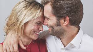 Consigan unas mantas, bebidas, snacks como no es necesario que gasten mucho dinero en una enorme lista de ingredientes. Todas Las Parejas Discuten Pero Las Felices Lo Solucionan Asi As Com