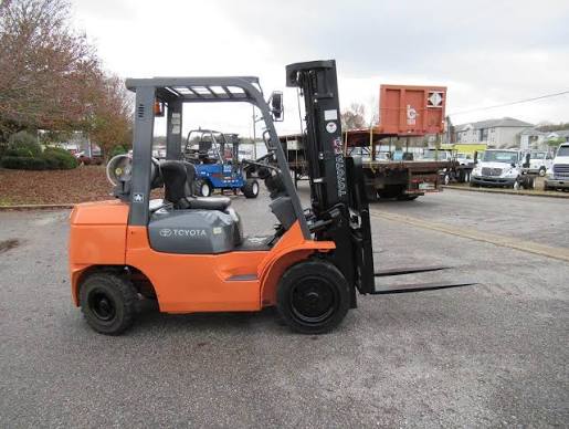 Toyota 7FDU30 Forklift
