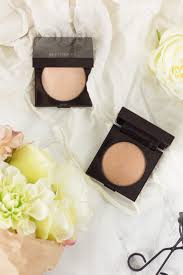 Laura Mercier Matte Radiance Baked Powder Highlight In 01 Review Laura Mercier Matte Radiance Baked Highlight 01 Bronze 01