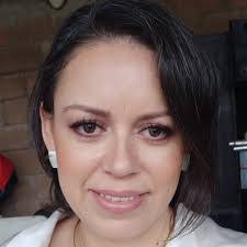 Elsa Lomeli's Instagram, Twitter & Facebook