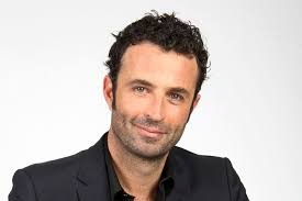 JT de Canal+ : Victor Robert remplace Florence Dauchez