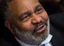 Anthony Ray Hinton tells his story to students at ASU