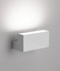 Free shipping on orders over $25 shipped by amazon. Wallwashing Led Uplight Long Light By Flos A Minimalist Indirect Wall Light