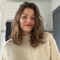 Catherine Lauer's Instagram, Twitter & Facebook