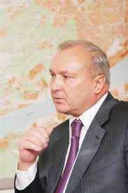 Он работал в администрации свердловского района красноярска, в том числе был ее. Pyotr Pimashkov Sfu Pozvolil Gorodu Shagnut Daleko Vperyod Gazeta Sfu Sibirskij Forum Intellektualnyj Dialog
