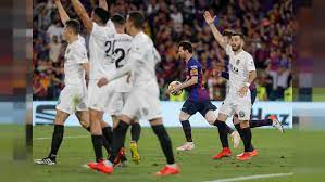 El barcelona sufre de lo lindo para llevarse los tres puntos de mestalla, pero se va de valencia con el objetivo cumplido. Valencia Knock Barcelona Off Copa Del Rey Throne Euronews