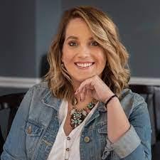 Lori Riggatire's Instagram, Twitter & Facebook