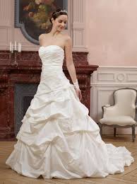 La robe de mariée par exemple constitut un budget à elle seule… enfin pas forcément ! Robe De Mariee Orpierre Point Mariage 599 99
