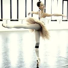 Al teatro alla scala di milano torna il balletto 'la bella addormentata nel bosco', musica di tchaikovsky e coreografia di rudolf nureyev, con le interpretazioni di polina semionova nel ruolo della principessa aurora e timofej andrijashenko in quello del principe désiré. La Bella Addormentata Nel Bosco Teatrionline