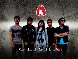 D bertanya g cobalah bertanya pada semua em di sini ku coba untuk bertahan a ungkapkan semua yang ku rasakan. Kunci Gitar Chord Lumpuhkan Ingatanku Geisha Chord Dasar Mudah Chord Kunci Gitar Chordfylan Com