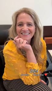 Happy New Year! 🎉 Wishing everyone the best in 2025 🖤