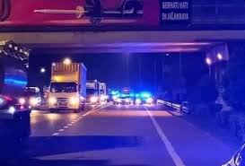 Kami menyediakan perkhidmatan sewaan kereta di sekitar johor terutama di johor bahru, skudai, bandar baru uda, pasir gudang, perling, johor jaya, pandan, mount austin, kempas, tampoi, gelang patah, nusajaya, tebrau, senai, kulai, ulu tiram, kota tinggi, dan. 17 Mpv Kejar Penjenayah Dari Johor Bahru Hingga Ke Kluang Astro Awani