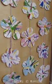 Au Fil Des Jours Guirlandes Printannieres Spring Crafts Flower Crafts Crafts