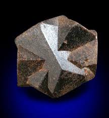 Pin By Thing Of Interest On Minerals Nesosilicates Garnets Topaz Mineral Stone Crystals Minerals