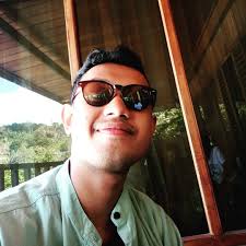 Parenting travel expert Elise Caffee has died, almost one week after  suffering severe burns in a car accident.