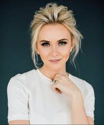 This look works perfectly for those who have an. 70 Beautiful And Easy To Wear Short Hair Updos My New Hairstyles