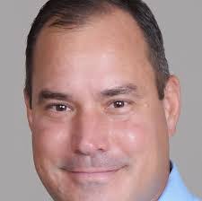 Chris Kahl's Instagram, Twitter & Facebook