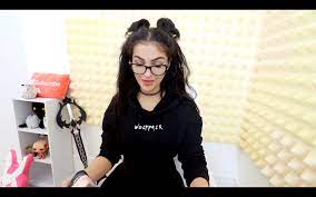 Sssniperwolf Hairstyle Sssniperwolf Gamer Girl Famous Youtubers