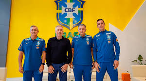 Ancelotti amplia busca por jogadores para novo ciclo da Seleção