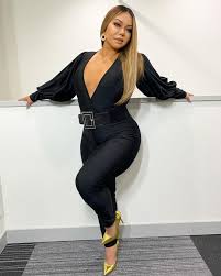 Chiquis rivera's explosive new memoir details the abuse she endured as a child, her complicated relationship with her aunt and the reasons she and her mother jenni rivera stopped speaking in. Chiquis Rivera Celebra Su Nominacion Al Latin Grammy 2020