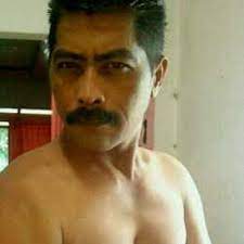 Lah, kayak judul sinetron aja nama grupnya. Pecinta Bapak Bapak On Twitter Handsome Bear Http T Co Qyvq1cvop6
