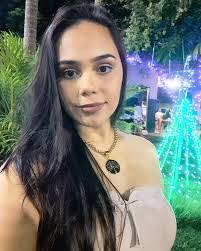 Amanda Marques's Instagram, Twitter & Facebook