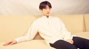 See more ideas about jungkook, bts jungkook, jeon jungkook. Makin Berani Pamer Perut Six Pack Lihat 7 Foto Seksi Jungkook Bts Di Sbs Super Concert Taipei Tribunnews Com Mobile