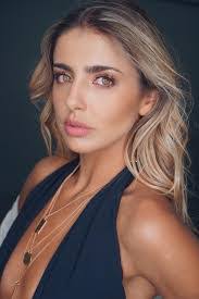 Michelle Renaud's Instagram, Twitter & Facebook