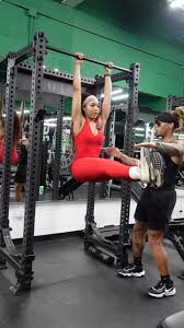 Focusing On Our Abs/Core Part 2 W/ @taylarrmade , Gym: @trainstation.mtf ,  #trainer #personatrainer #trainer #houstontrainer #foryou #fyp