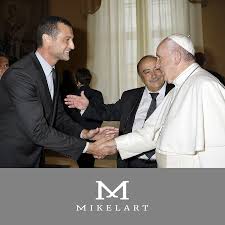 Bergoglio non va solo criticato va deposto. Mikelart Papa Francesco