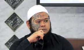 Page rasmi abang long fadhil ( singapore ) sebarang pertanyaan hubungi: Kisah Hidup Abang Long Fadzil Bekas Gangster Singapura Sebelum Terima Hidayah